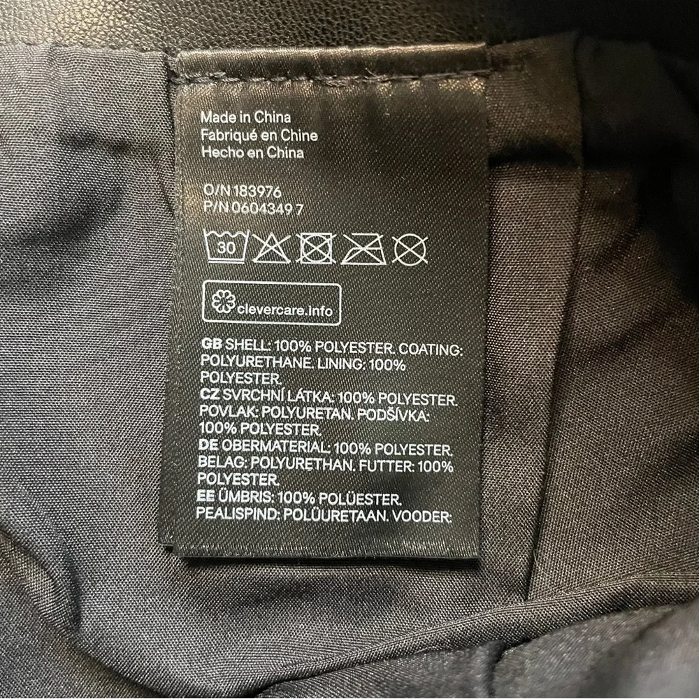 H&M Vegan Faux Leather Mini Skirt Size 2 Black - Picture 7 of 9